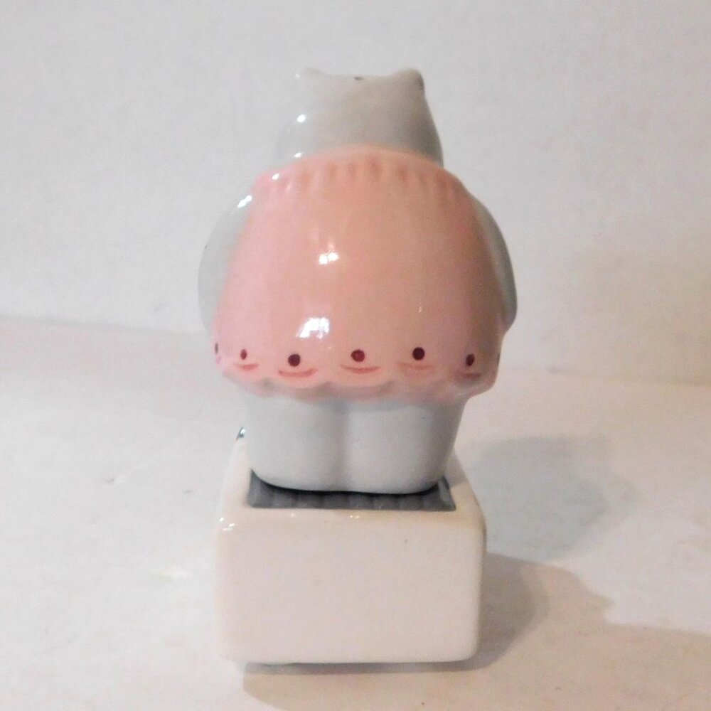 Clay Art Fat Chance Salt Pepper Shakers Hippo on the Scale 7565 Vintage 1992 - Picture 2 of 11